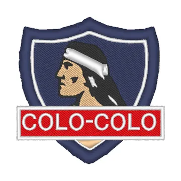 Escudo bordado del club Colo-Colo con figura indígena y banda roja.